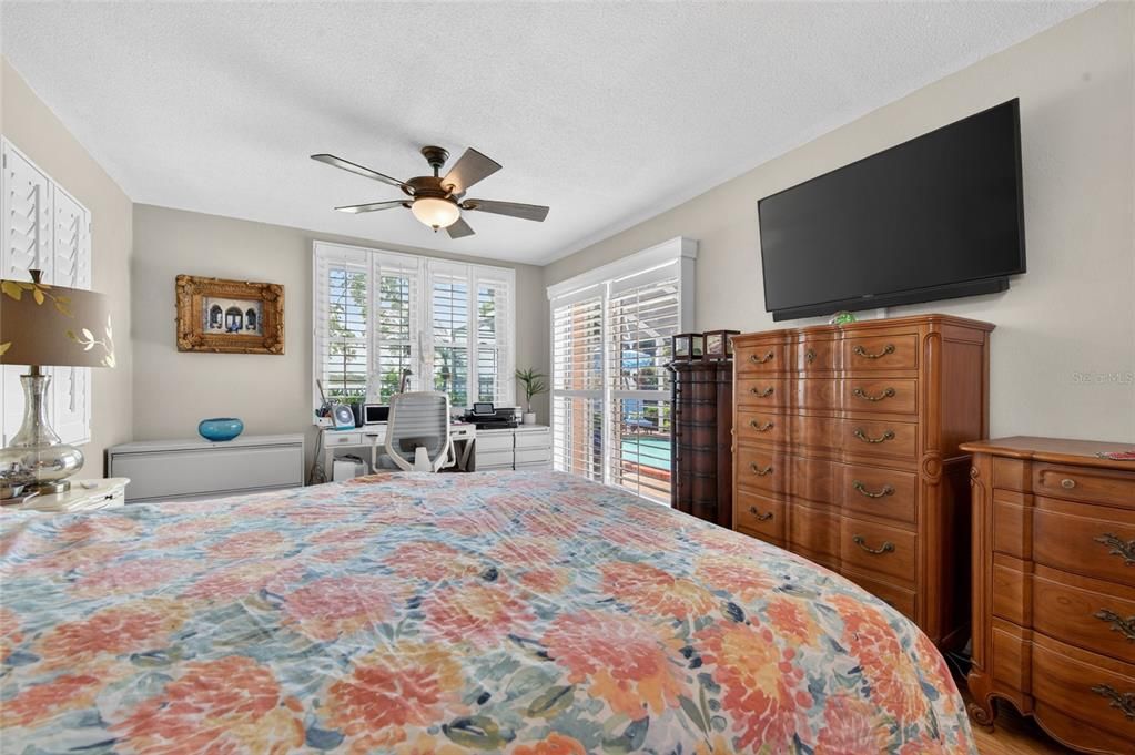 For Sale: $1,050,000 (4 beds, 3 baths, 1576 Square Feet)
