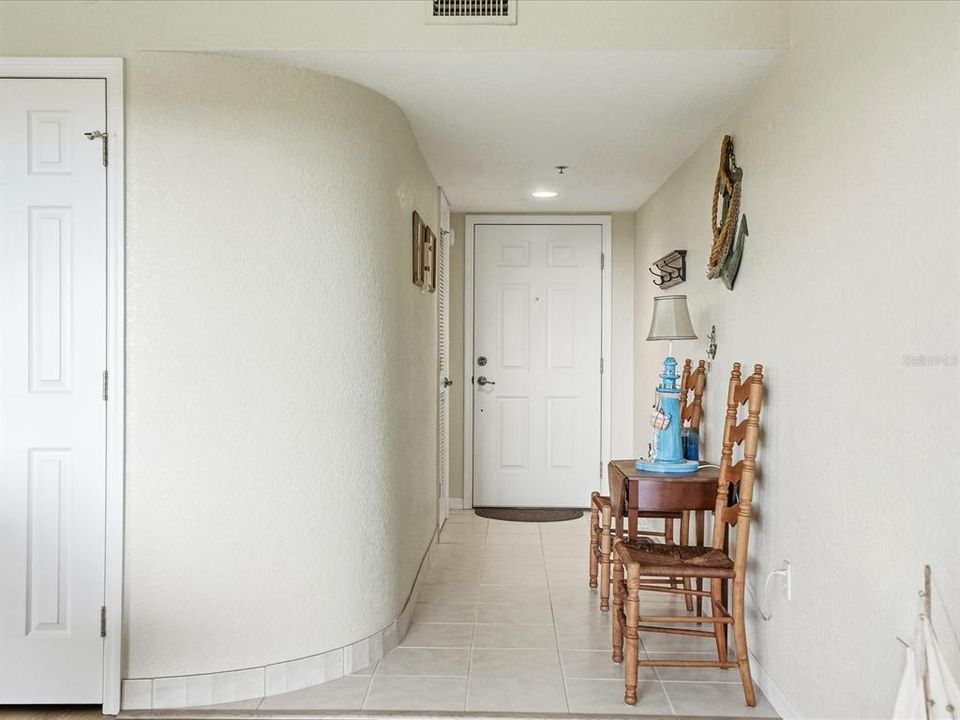 For Sale: $169,697 (2 beds, 2 baths, 1308 Square Feet)