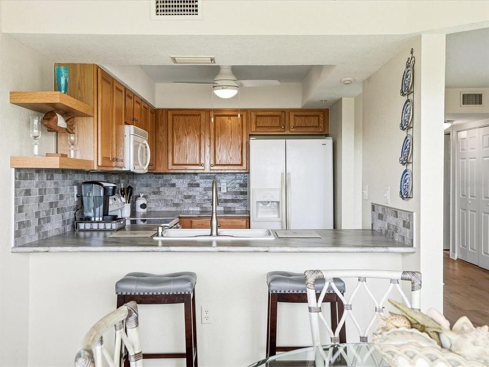 For Sale: $169,697 (2 beds, 2 baths, 1308 Square Feet)