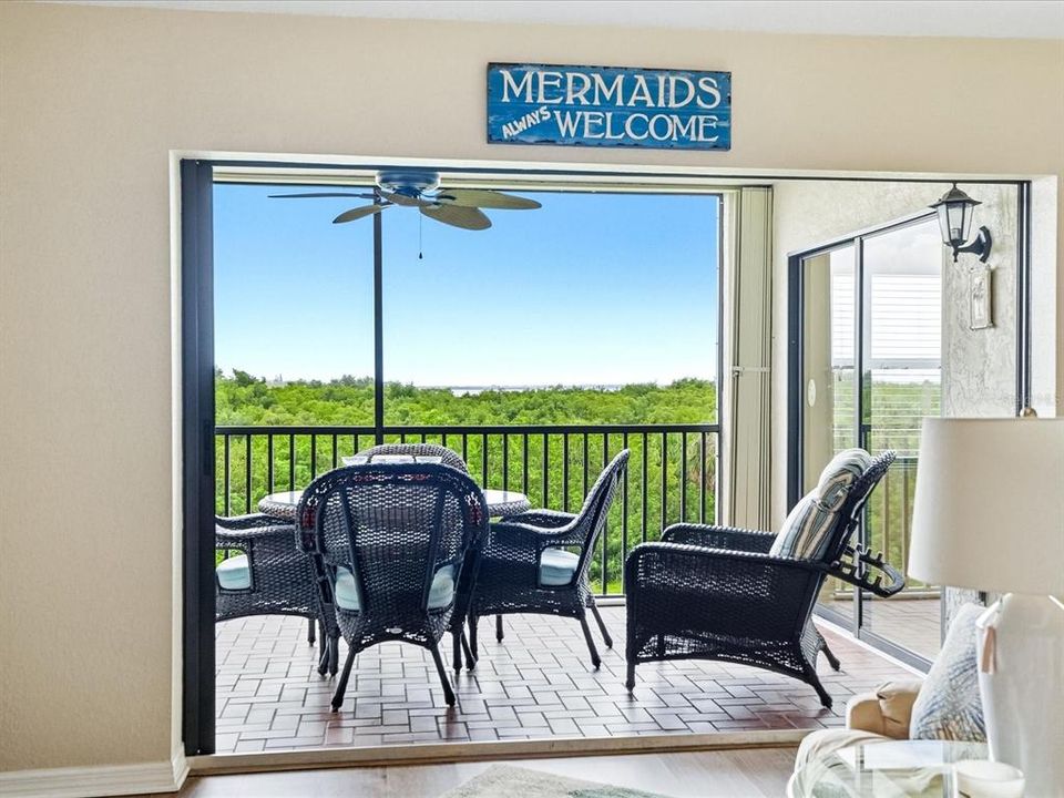 For Sale: $169,697 (2 beds, 2 baths, 1308 Square Feet)