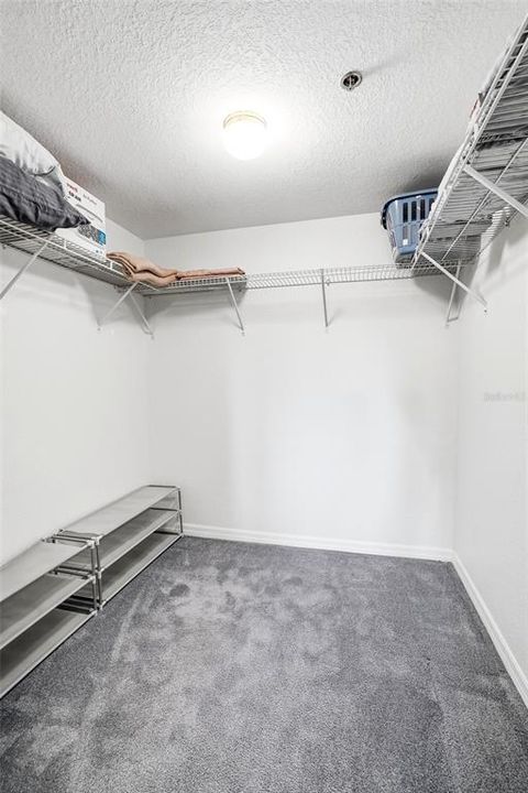 For Sale: $169,697 (2 beds, 2 baths, 1308 Square Feet)