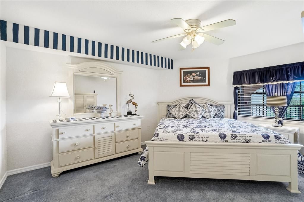 For Sale: $169,697 (2 beds, 2 baths, 1308 Square Feet)