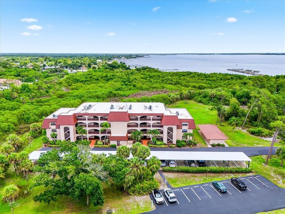 For Sale: $169,697 (2 beds, 2 baths, 1308 Square Feet)