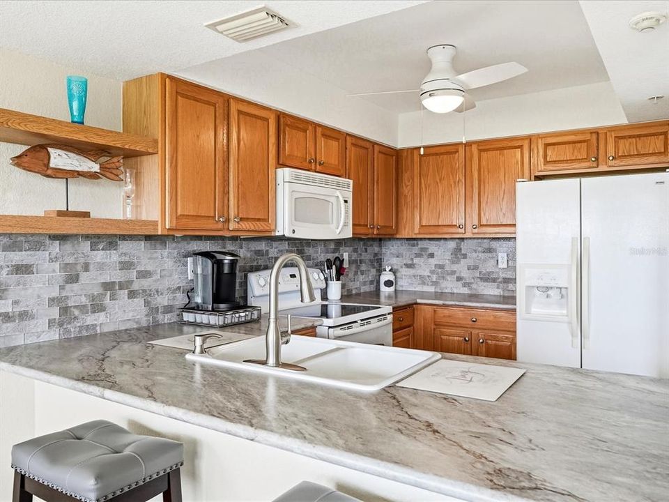For Sale: $169,697 (2 beds, 2 baths, 1308 Square Feet)