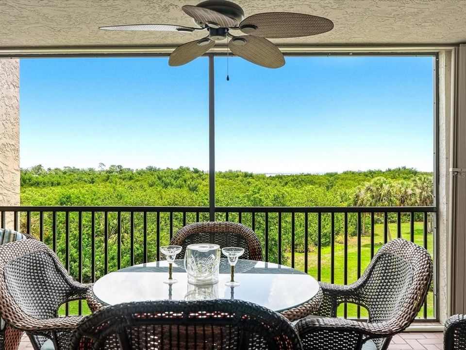 For Sale: $169,697 (2 beds, 2 baths, 1308 Square Feet)