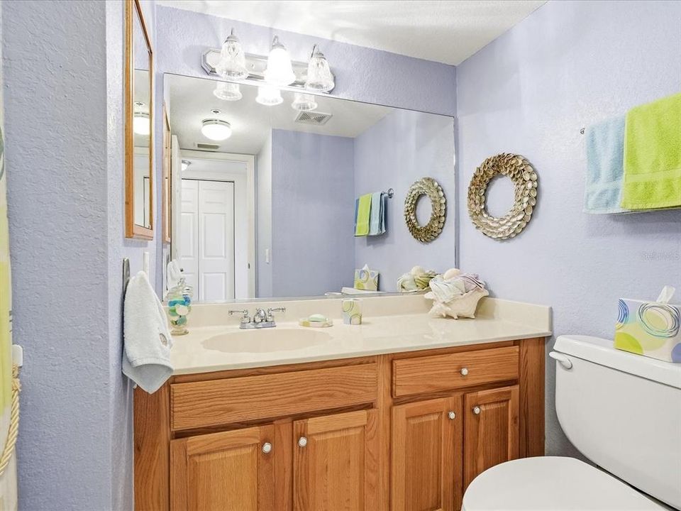 For Sale: $169,697 (2 beds, 2 baths, 1308 Square Feet)