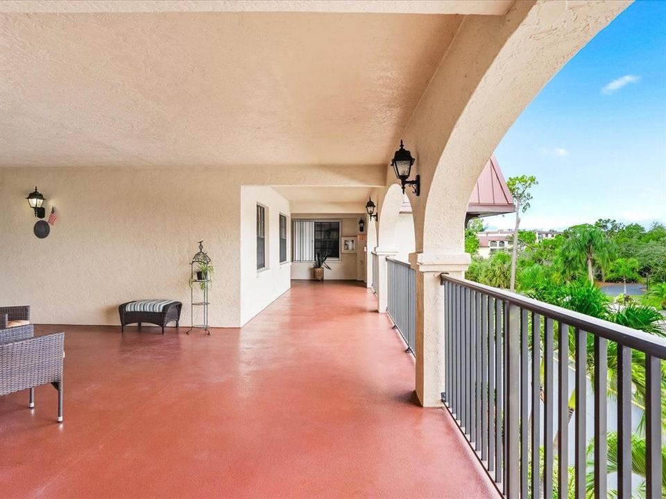 For Sale: $169,697 (2 beds, 2 baths, 1308 Square Feet)