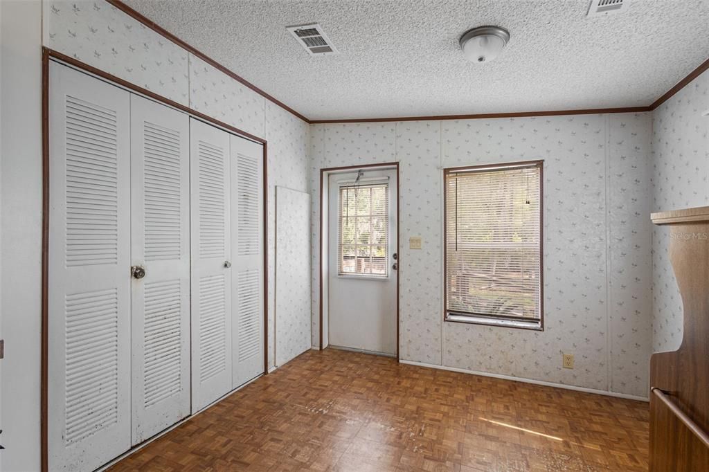 For Sale: $289,900 (3 beds, 2 baths, 1456 Square Feet)