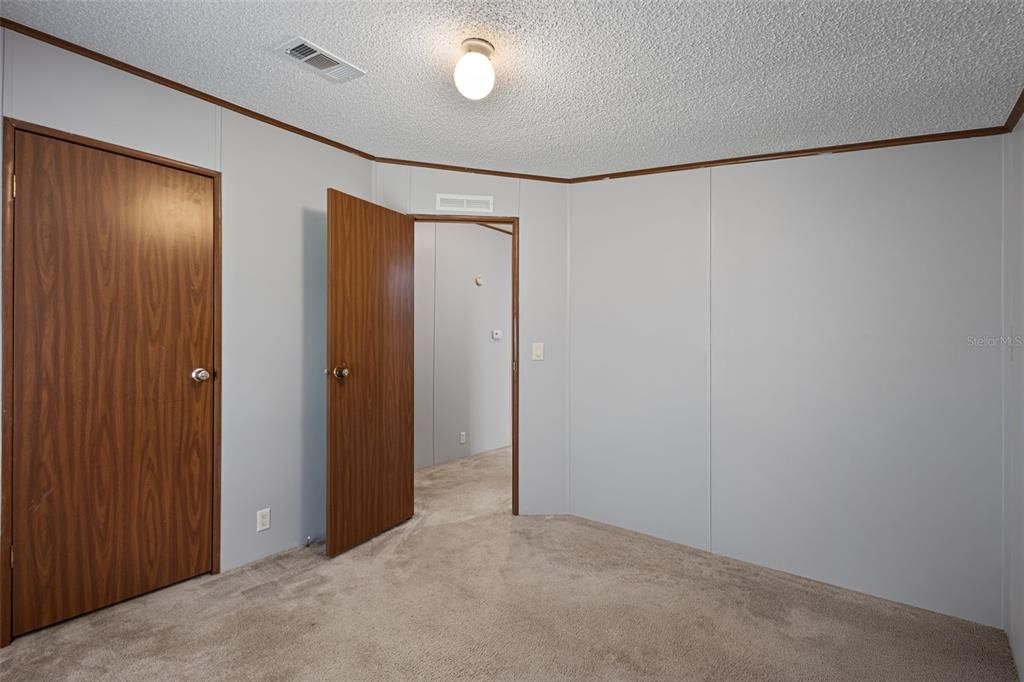 For Sale: $289,900 (3 beds, 2 baths, 1456 Square Feet)