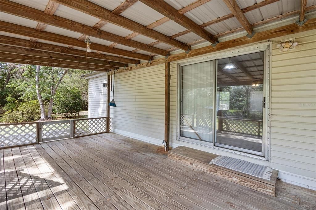 For Sale: $289,900 (3 beds, 2 baths, 1456 Square Feet)