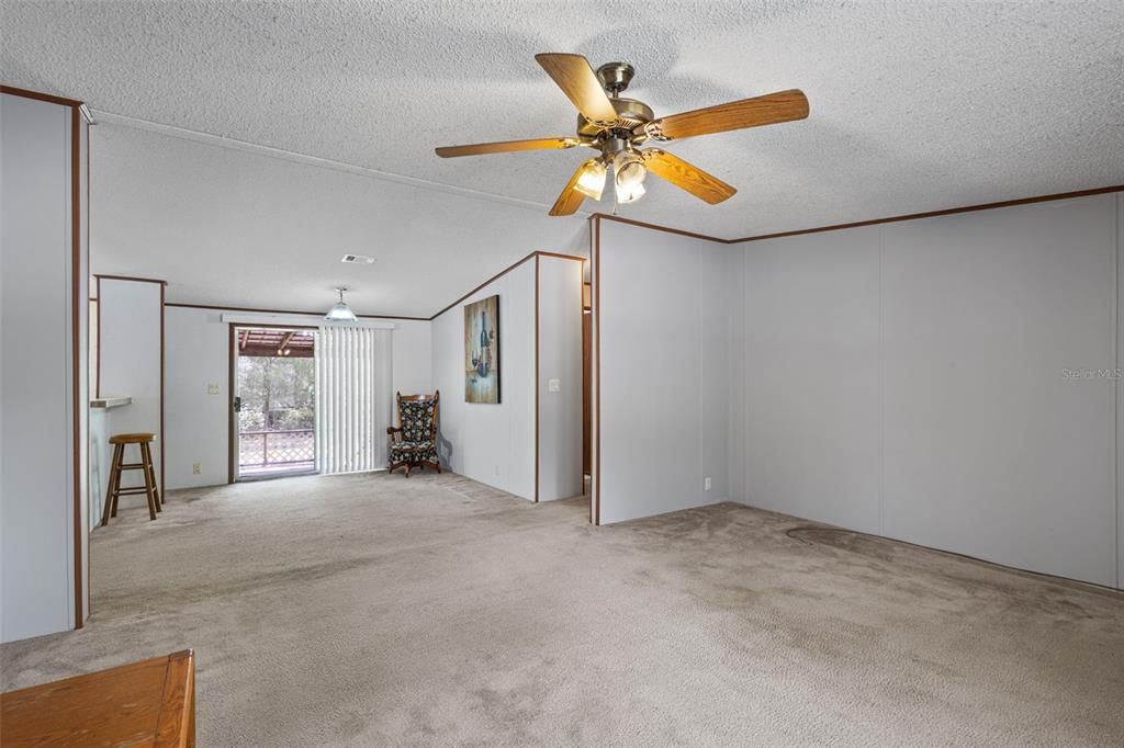For Sale: $289,900 (3 beds, 2 baths, 1456 Square Feet)