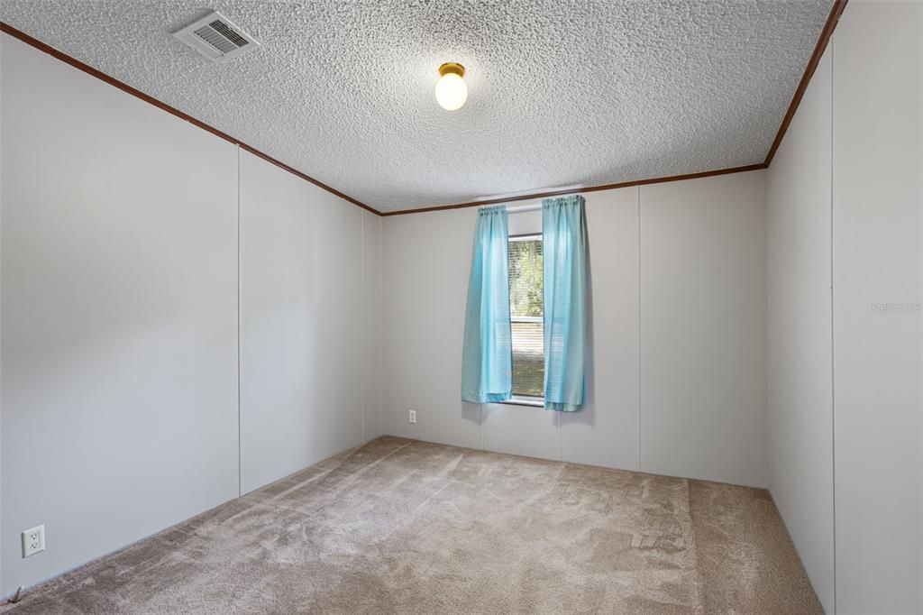 For Sale: $289,900 (3 beds, 2 baths, 1456 Square Feet)