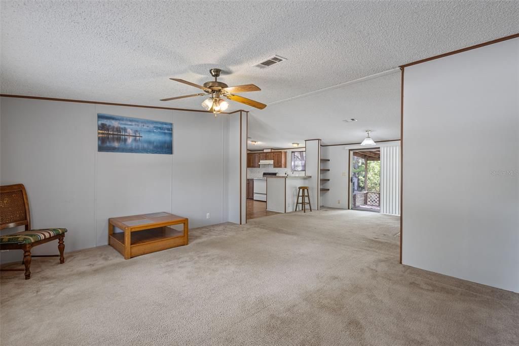 For Sale: $289,900 (3 beds, 2 baths, 1456 Square Feet)