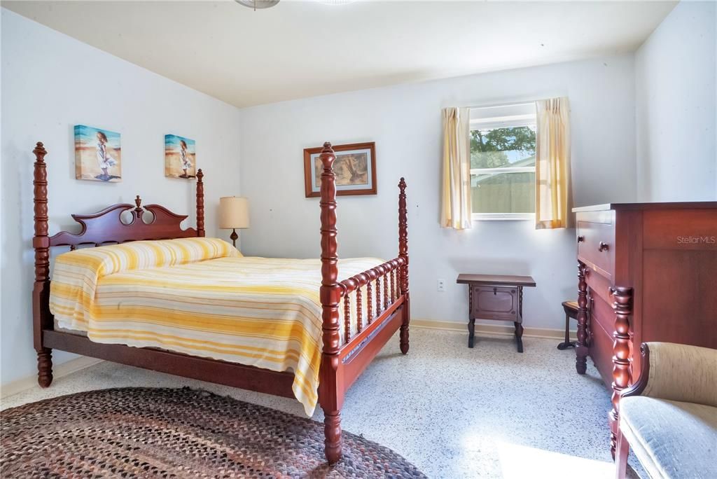 For Sale: $275,000 (4 beds, 2 baths, 2281 Square Feet)