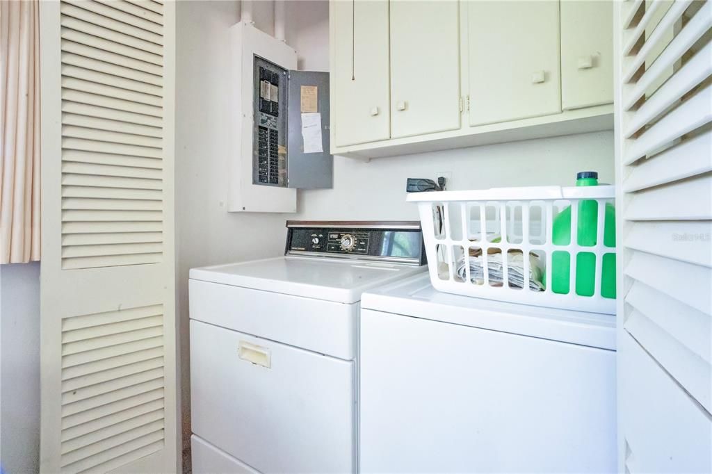 For Sale: $275,000 (4 beds, 2 baths, 2281 Square Feet)
