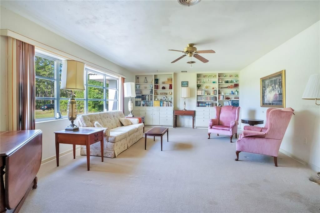 For Sale: $275,000 (4 beds, 2 baths, 2281 Square Feet)