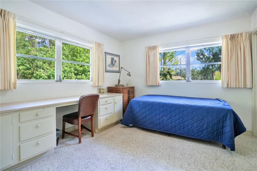 For Sale: $275,000 (4 beds, 2 baths, 2281 Square Feet)
