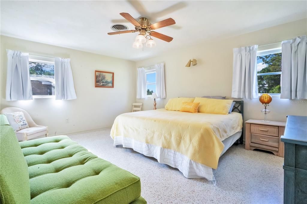 For Sale: $275,000 (4 beds, 2 baths, 2281 Square Feet)
