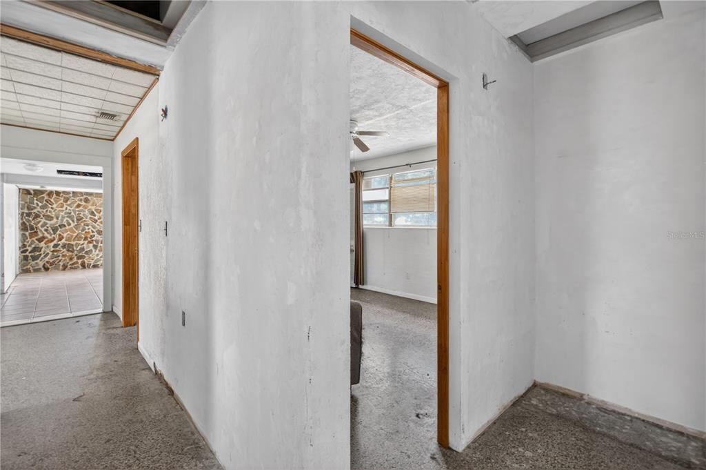 На продажу: $280,000 (3 спален, 1 ванн, 1229 Квадратных фут)