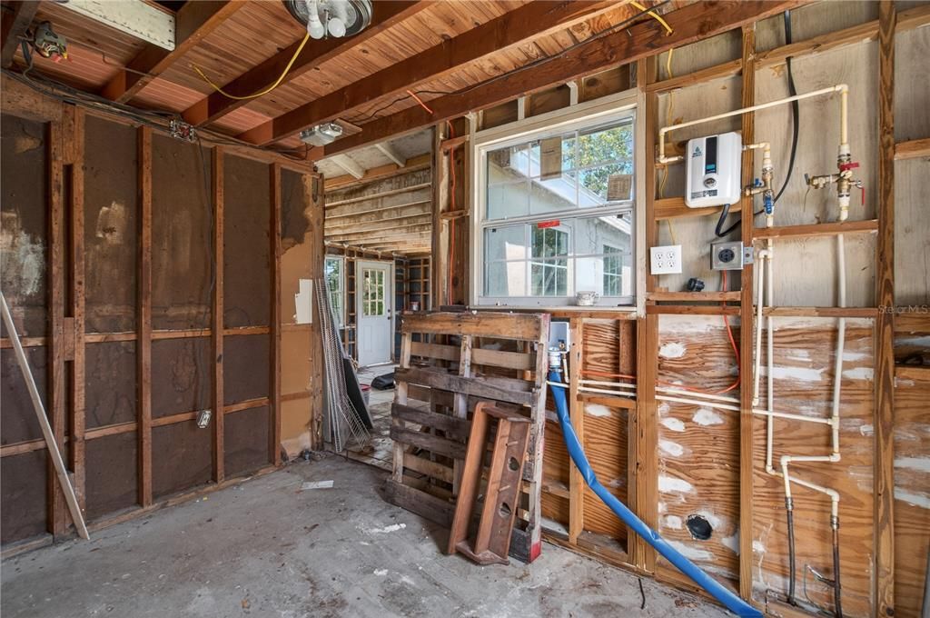 На продажу: $280,000 (3 спален, 1 ванн, 1229 Квадратных фут)