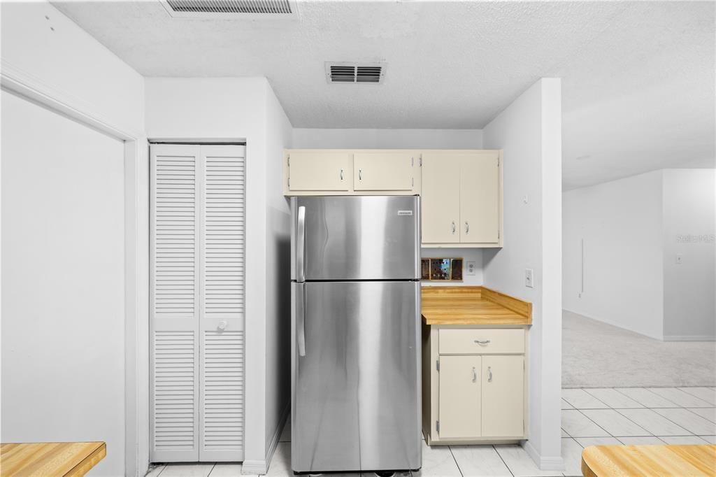 For Sale: $149,900 (2 beds, 2 baths, 924 Square Feet)