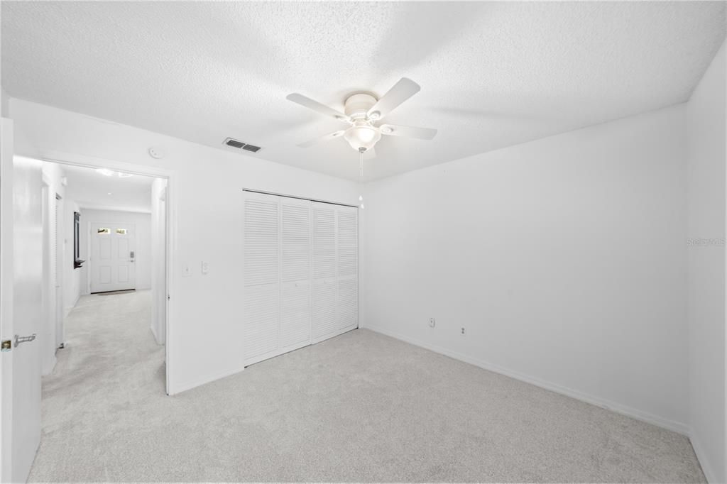 For Sale: $149,900 (2 beds, 2 baths, 924 Square Feet)