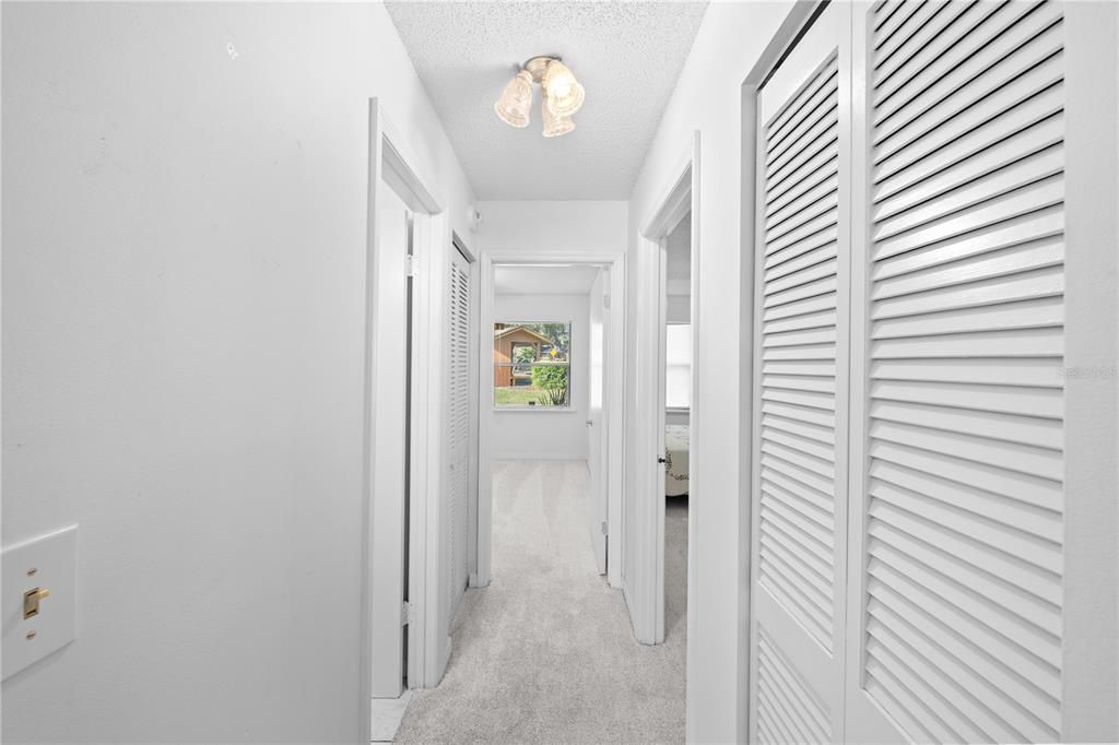 For Sale: $149,900 (2 beds, 2 baths, 924 Square Feet)