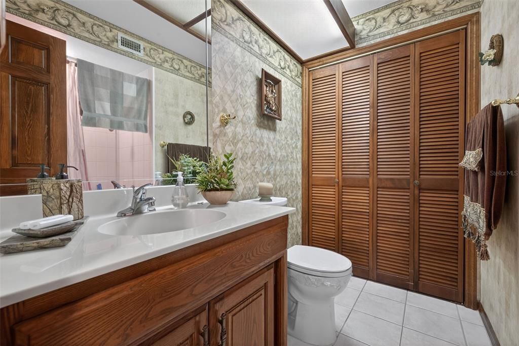 For Sale: $365,000 (2 beds, 2 baths, 1568 Square Feet)