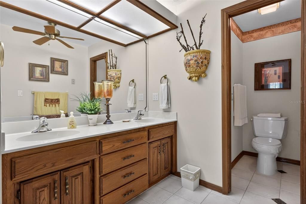 For Sale: $365,000 (2 beds, 2 baths, 1568 Square Feet)