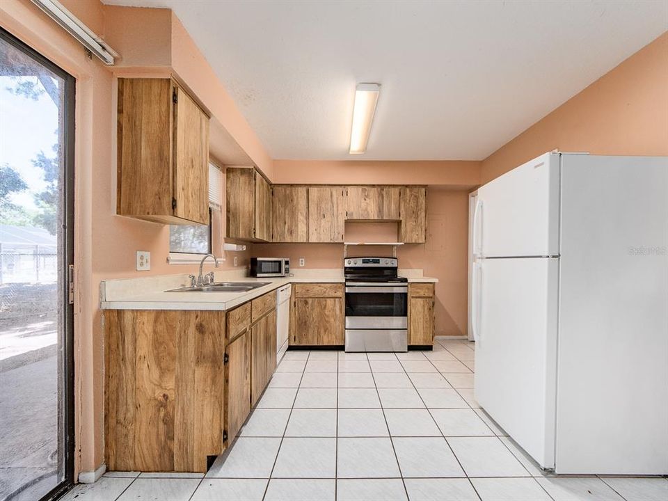For Sale: $130,000 (2 beds, 1 baths, 970 Square Feet)