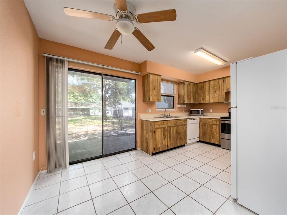 For Sale: $130,000 (2 beds, 1 baths, 970 Square Feet)