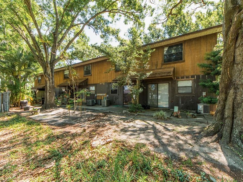 For Sale: $130,000 (2 beds, 1 baths, 970 Square Feet)