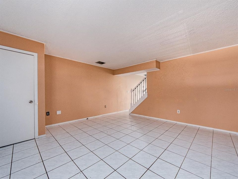 For Sale: $130,000 (2 beds, 1 baths, 970 Square Feet)