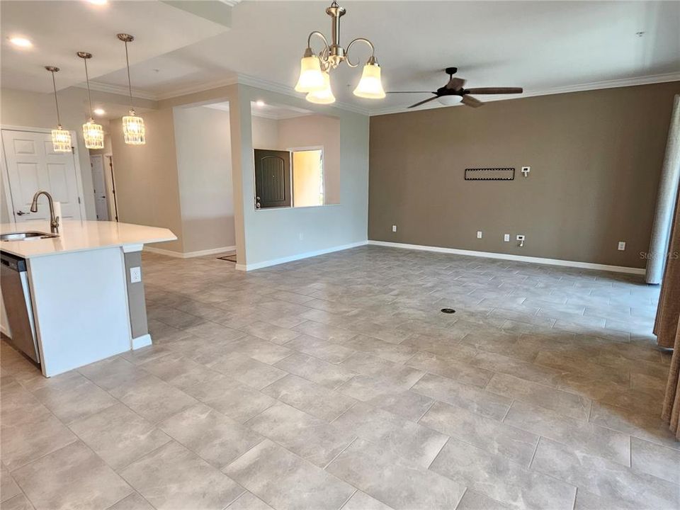 For Rent: $2,200 (2 beds, 2 baths, 1595 Square Feet)