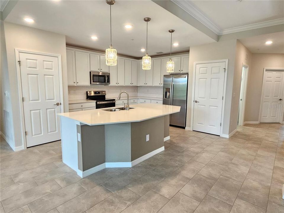For Rent: $2,200 (2 beds, 2 baths, 1595 Square Feet)