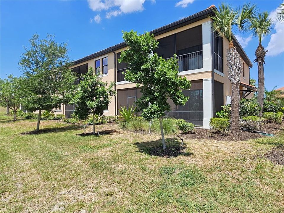 For Rent: $2,200 (2 beds, 2 baths, 1595 Square Feet)