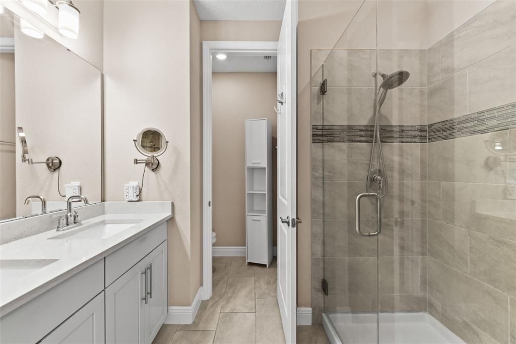 En Venta: $595,000 (3 camas, 2 baños, 1945 Pies cuadrados)