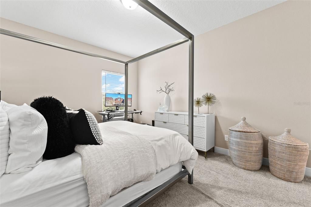 En Venta: $595,000 (3 camas, 2 baños, 1945 Pies cuadrados)