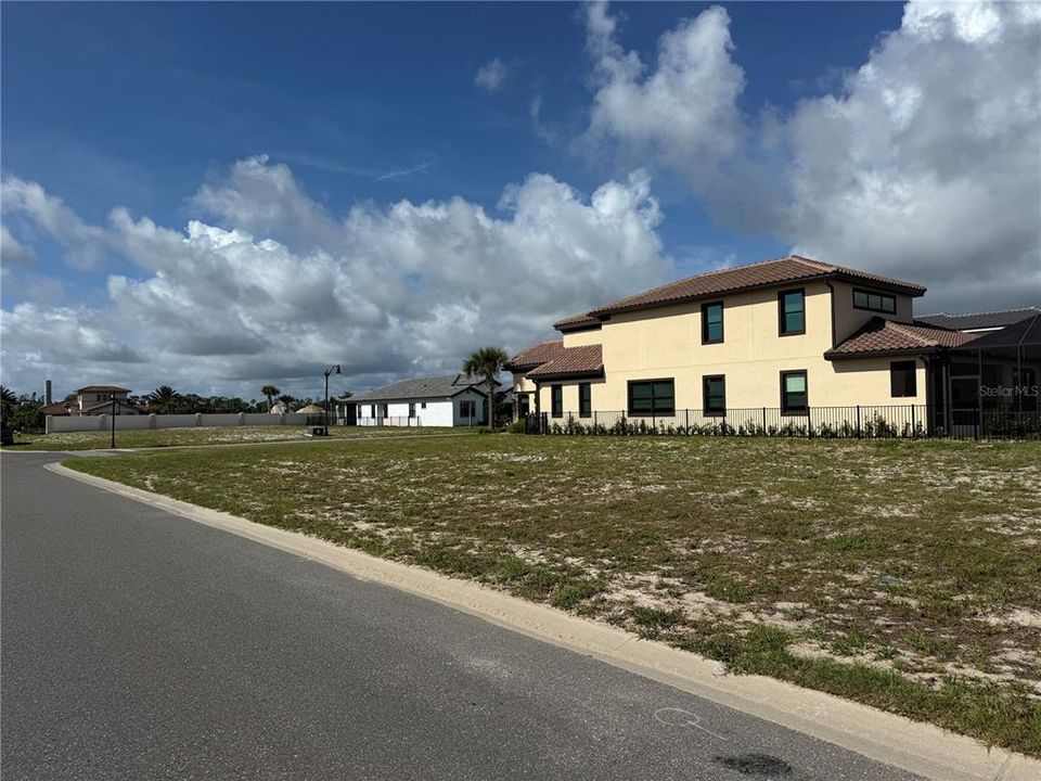 待售: $159,900 (0.17 acres)