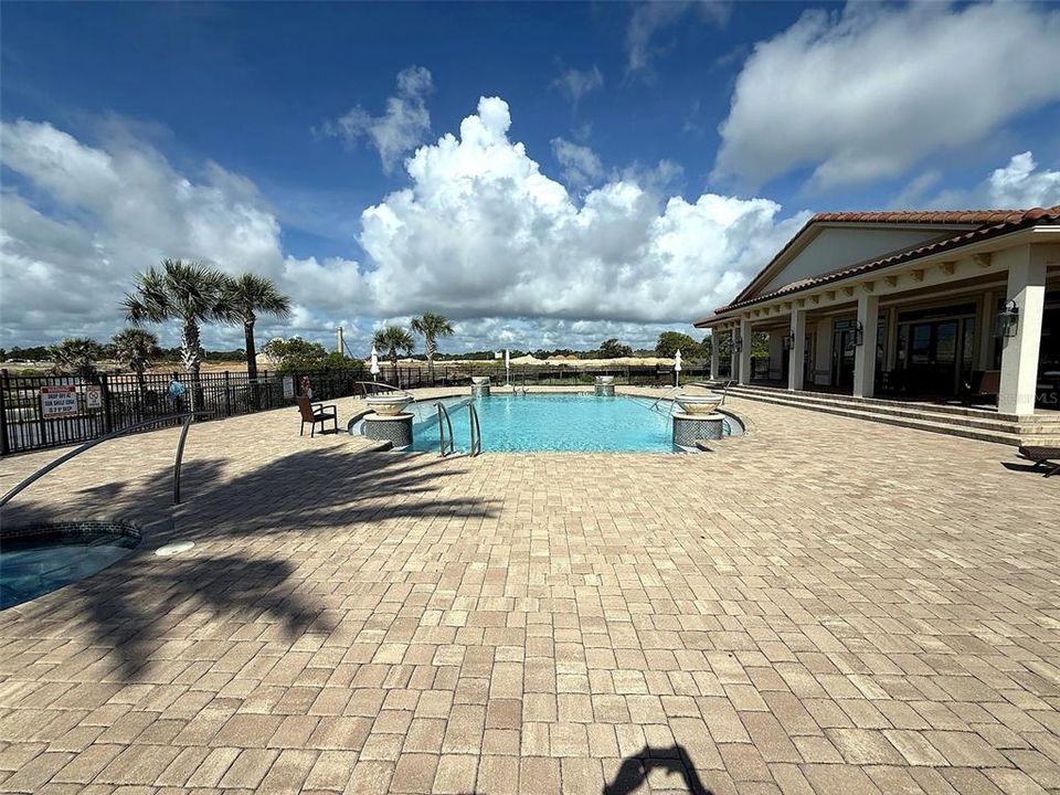 待售: $159,900 (0.17 acres)