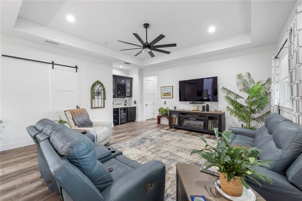 Active With Contract: $745,000 (3 beds, 2 baths, 2611 Square Feet)