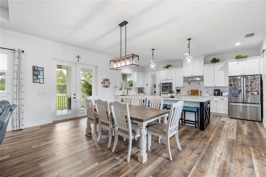 Active With Contract: $745,000 (3 beds, 2 baths, 2611 Square Feet)