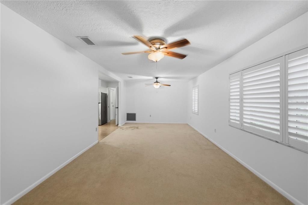 For Sale: $349,999 (3 beds, 2 baths, 1944 Square Feet)