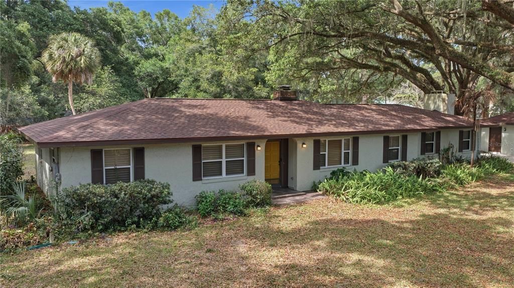 For Sale: $349,999 (3 beds, 2 baths, 1944 Square Feet)