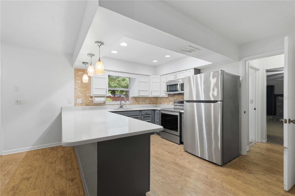 For Sale: $349,999 (3 beds, 2 baths, 1944 Square Feet)