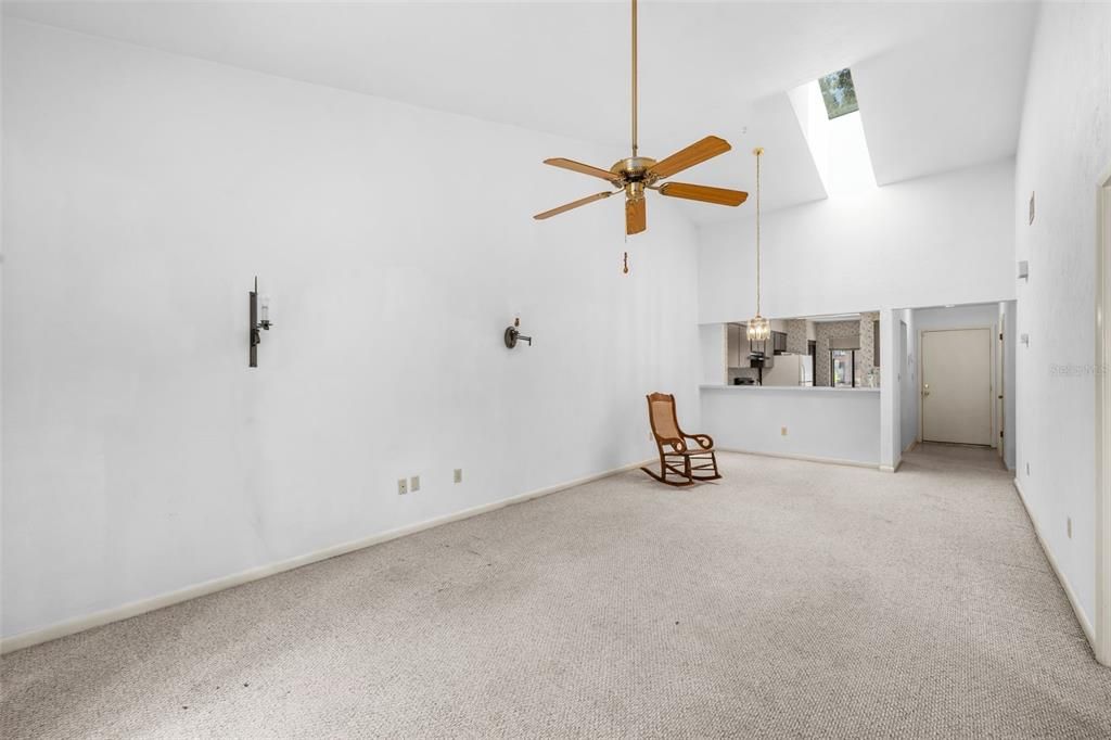 For Sale: $168,500 (2 beds, 2 baths, 1068 Square Feet)