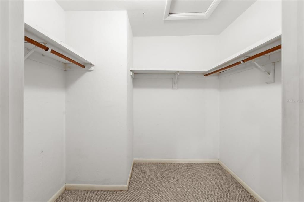 For Sale: $168,500 (2 beds, 2 baths, 1068 Square Feet)