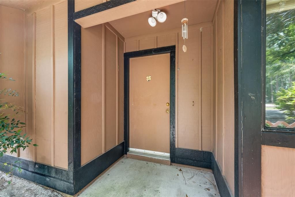 For Sale: $168,500 (2 beds, 2 baths, 1068 Square Feet)