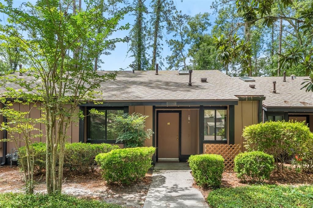 For Sale: $168,500 (2 beds, 2 baths, 1068 Square Feet)