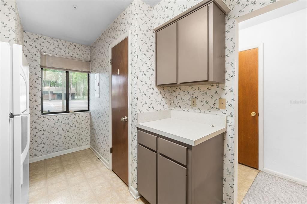 For Sale: $168,500 (2 beds, 2 baths, 1068 Square Feet)